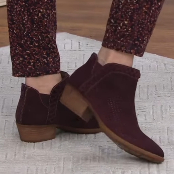 EARTH Womens Peak‎ Perry Perforated  Burgandy Wine Bootie 7.5W Style 3318 - Picture 13 of 13